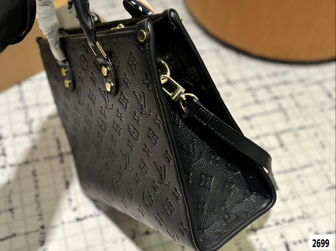 Louis new arrival tote bag size:30*24 cm