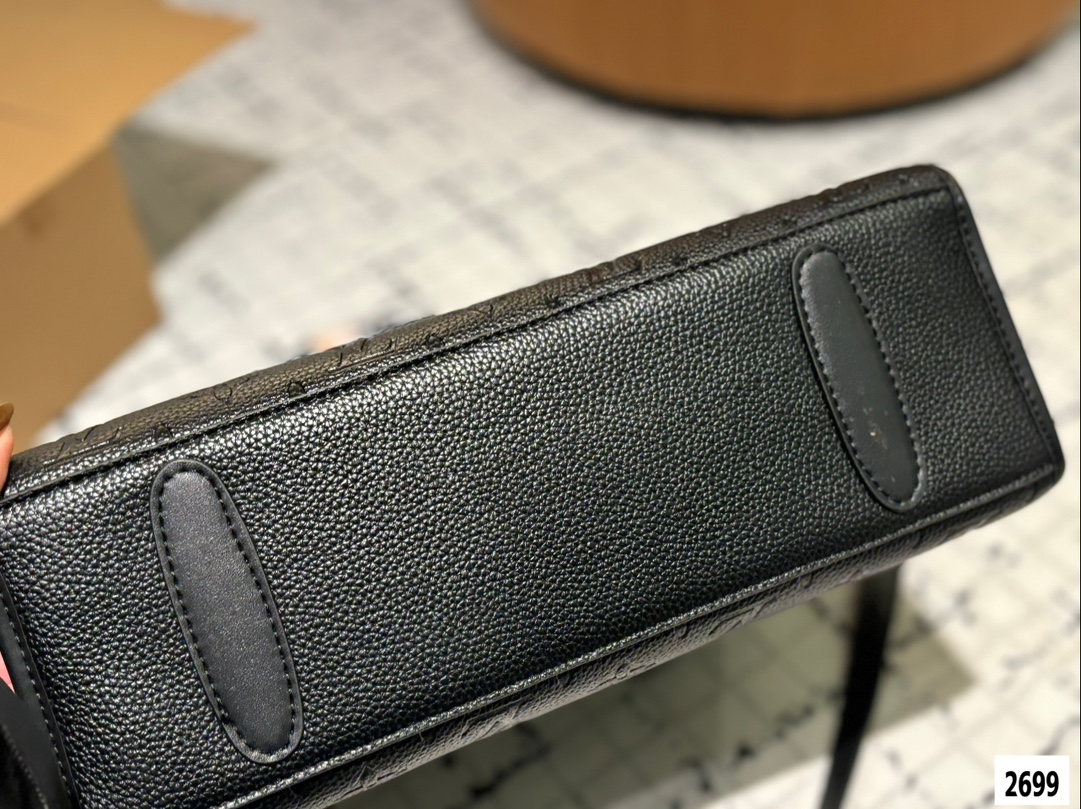 Louis new arrival tote bag size:30*24 cm