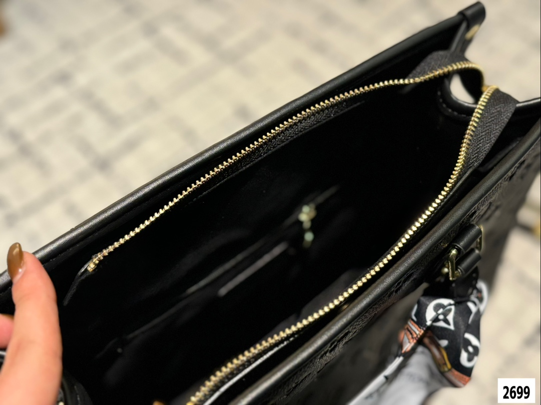 Louis new arrival tote bag size:30*24 cm