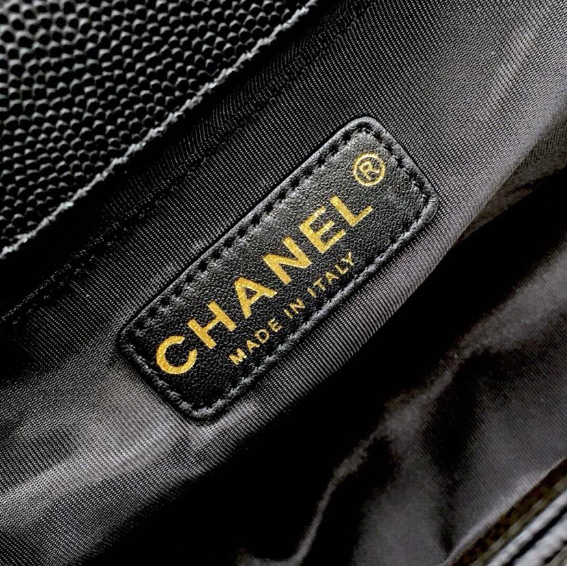 CC 25.5cm Boy Handbag Black Grained Calfskin Gold Tone Metal Caviar leather