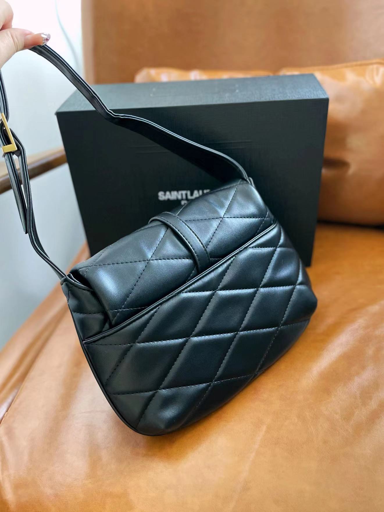 Y Le 57 Hobo Bag in Quilted Lambskin size: 27*20 cm