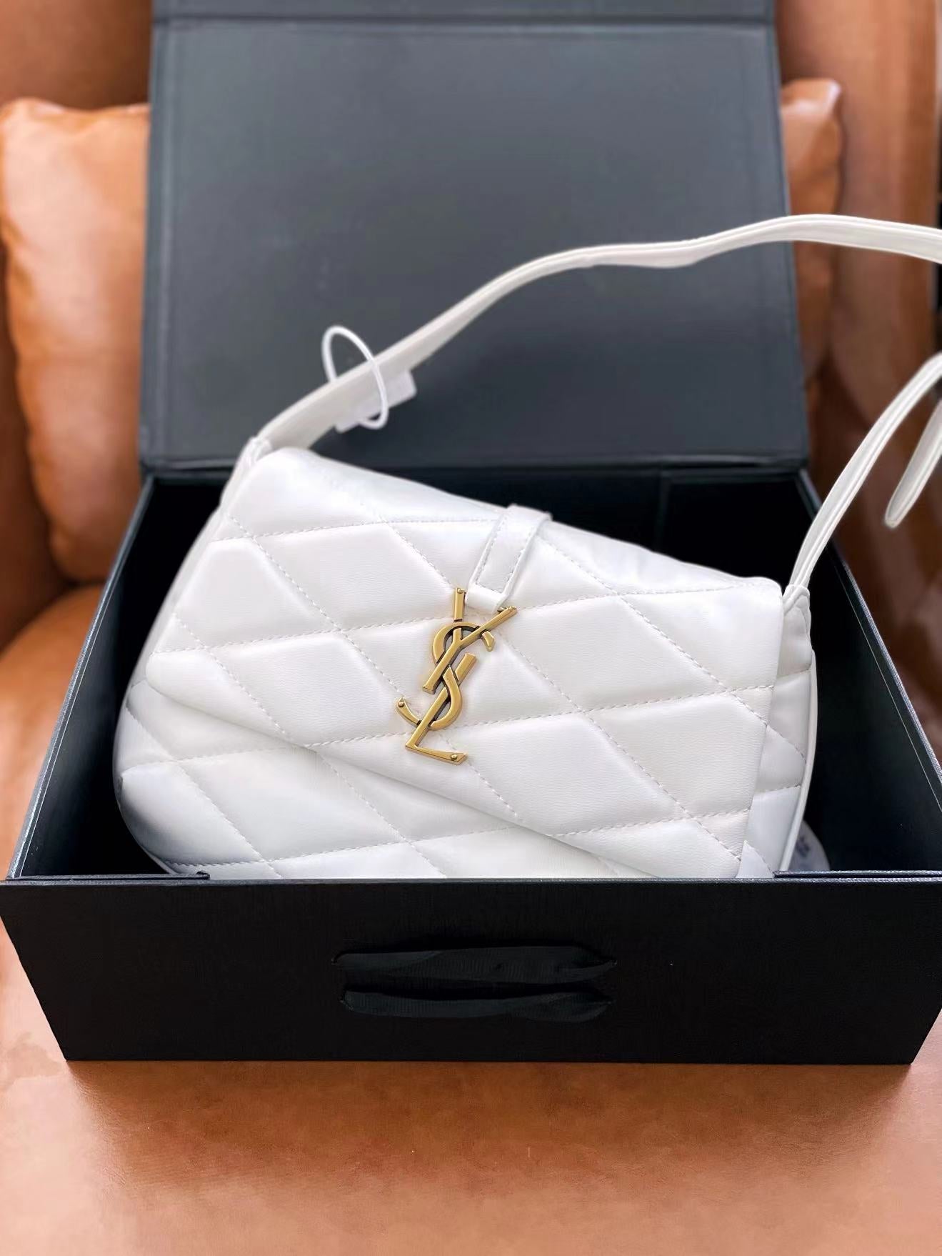 Y Le 57 Hobo Bag in Quilted Lambskin size: 27*20 cm