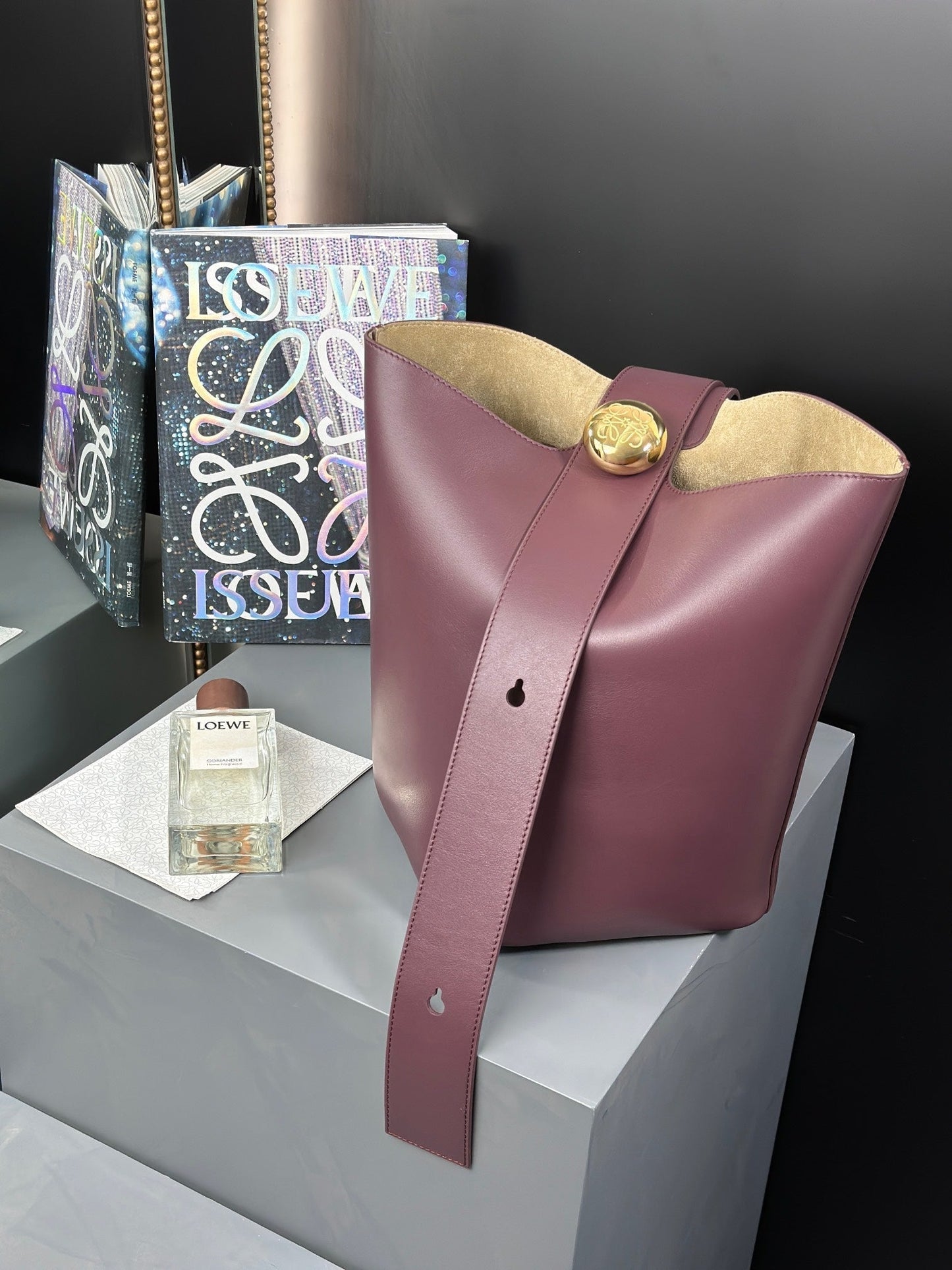 LOEWE 24SS Pebble Bucket Tote Bag, 24.5*23.5*28cm