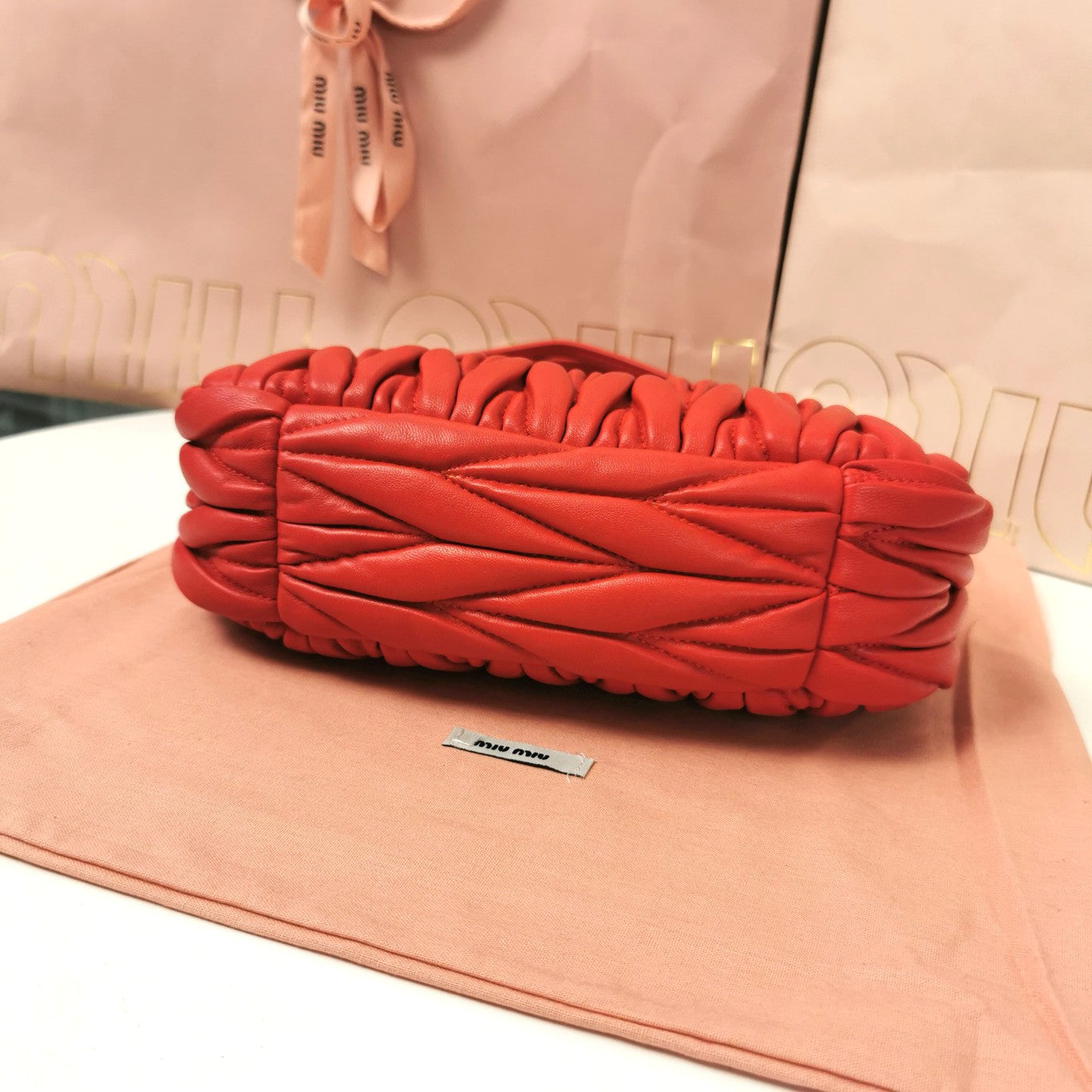 MiuMiu Wander Matelasse Handbag Purse 5BC125 Red, 20 X 17 X 6 CM