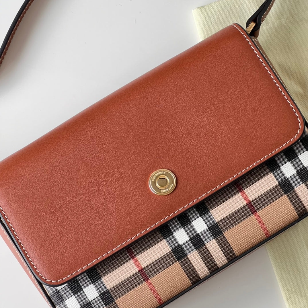 Burberry Hampshire Shoulder Bag 20x13.5x5cm brown