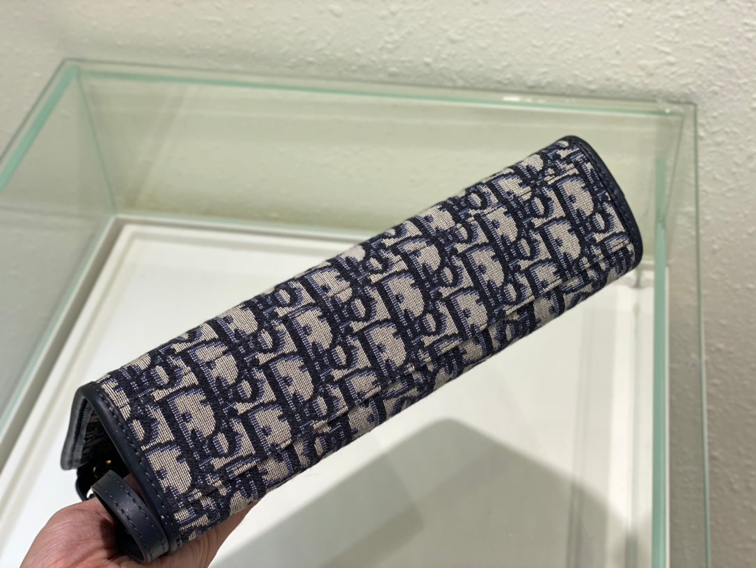 Dior Montaigne pouch Bag 26×19.5×7cm