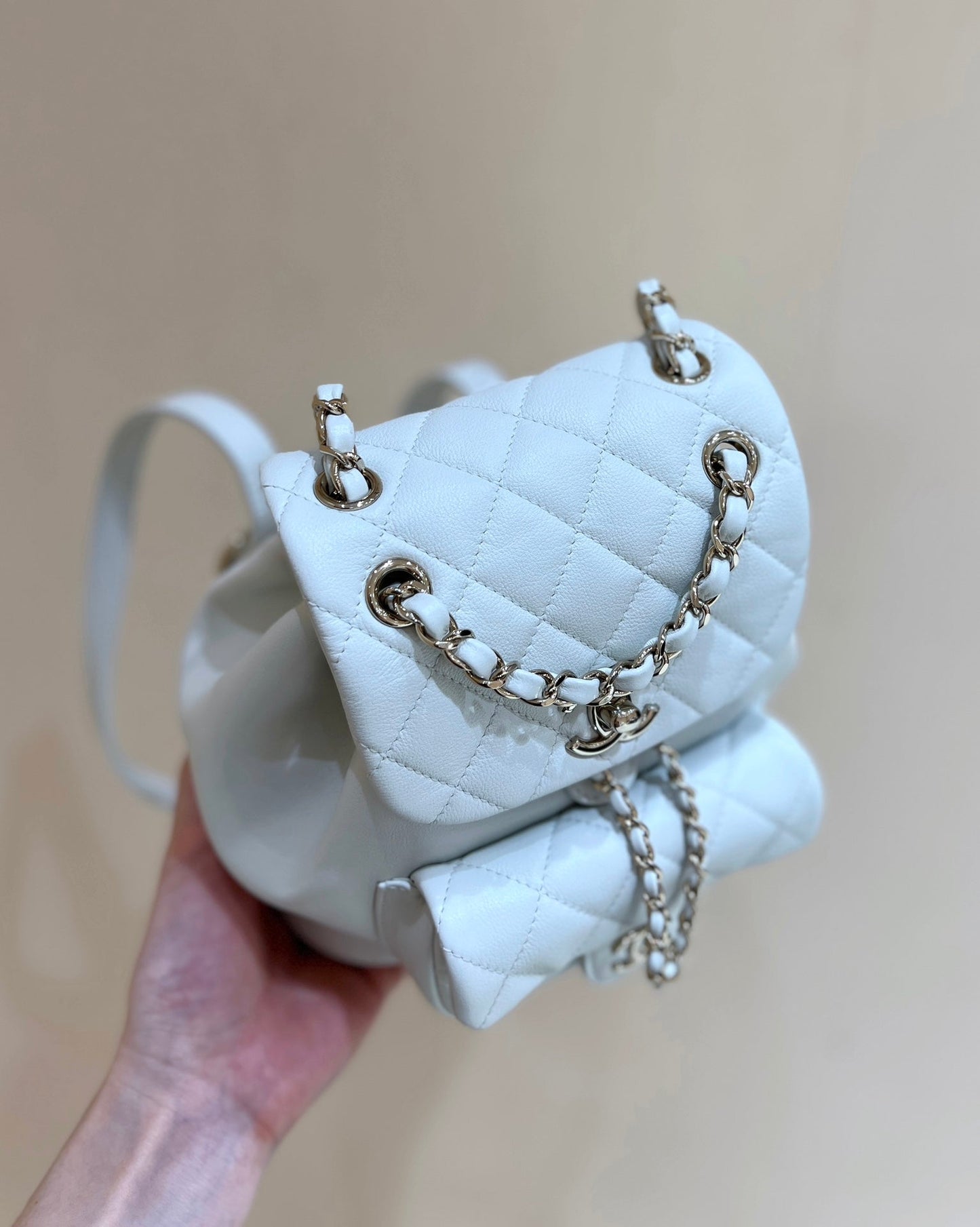 Chanel 22A Duma Backpack Bag 18.5x18x12cm white