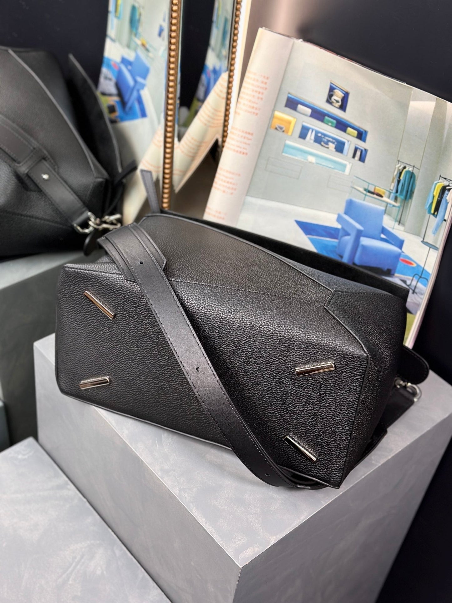 LOEWE Puzzle EdgeTote Bag, 37*19*23CM