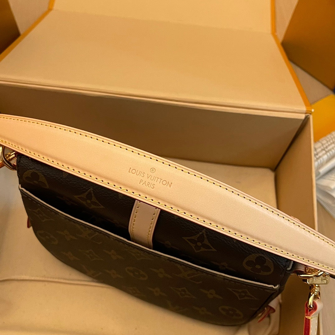 Louis Vuitton Saumur BB Monogram Bag M46740,  20*16*7CM