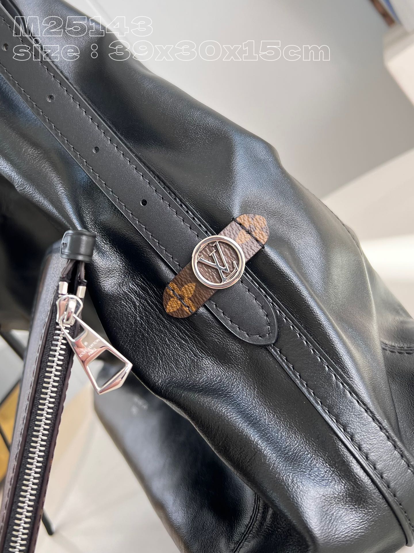 Louis Vuitton CarryAll Tote Bag Black M25143, 39 x 30 x 15 CM