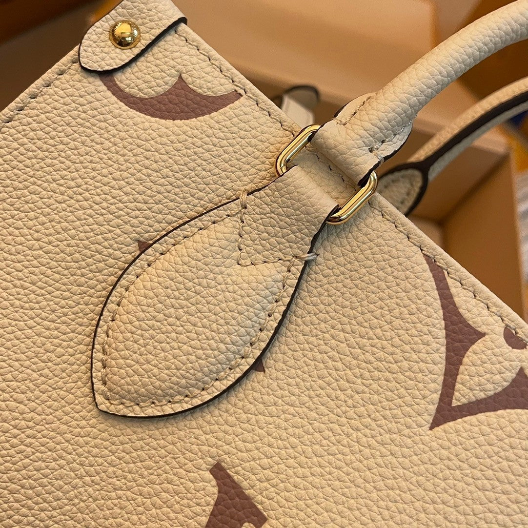 Louis Vuitton Sac Plat Giant Bicolor Monogram Handbag, 25*19*11.5 CM