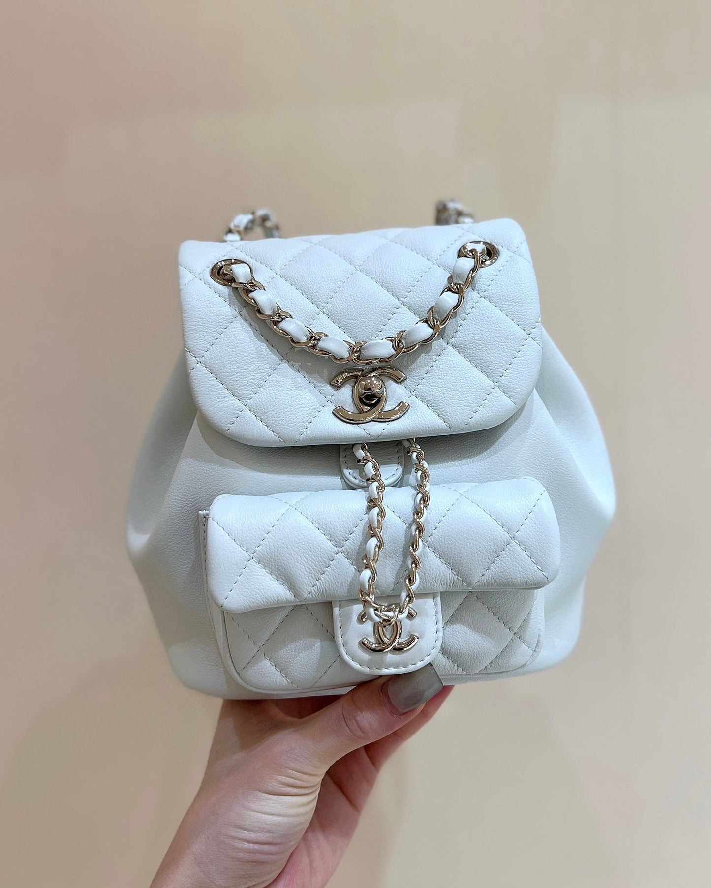 Chanel 22A Duma Backpack Bag 18.5x18x12cm white
