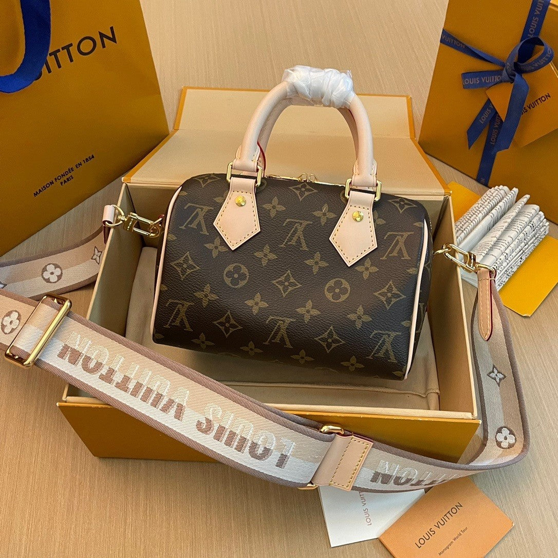 Louis Vuitton Speed 20 Monogram Handbag, 20.5*13.5*12 CM
