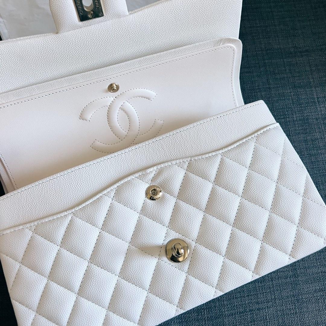 Cc CF 25 white caviar leather silver chain