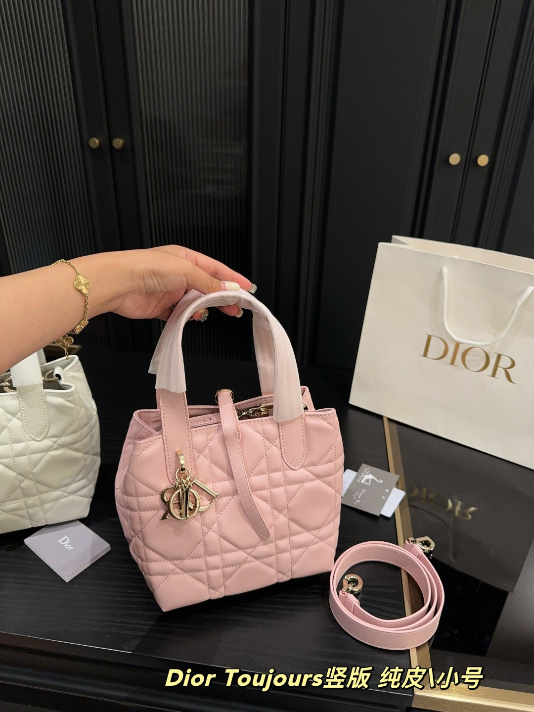 D new arrival Toujours bag size: 17*18cm