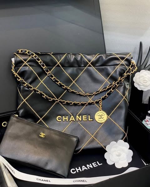 Chanel 22 Handbag 23B Shiny Calfskin Black Chain Quilt 35  x 37 x 7 cm