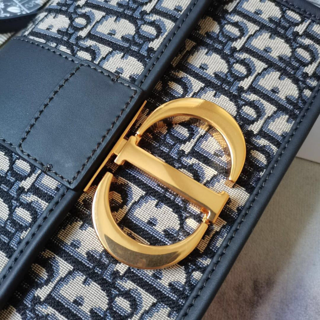 Dior Oblique 30 Montaigne HZ579208 Crossbody Bag, 25 x 16.6 x 8 CM