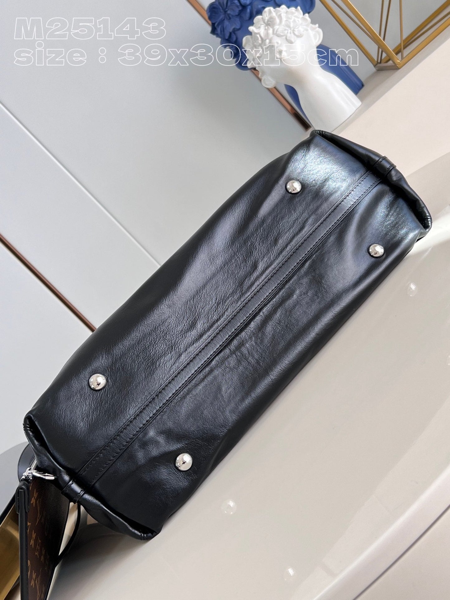 Louis Vuitton CarryAll Tote Bag Black M25143, 39 x 30 x 15 CM