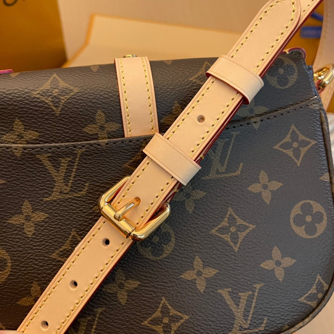 Louis Vuitton Saumur BB Monogram Bag M46740,  20*16*7CM