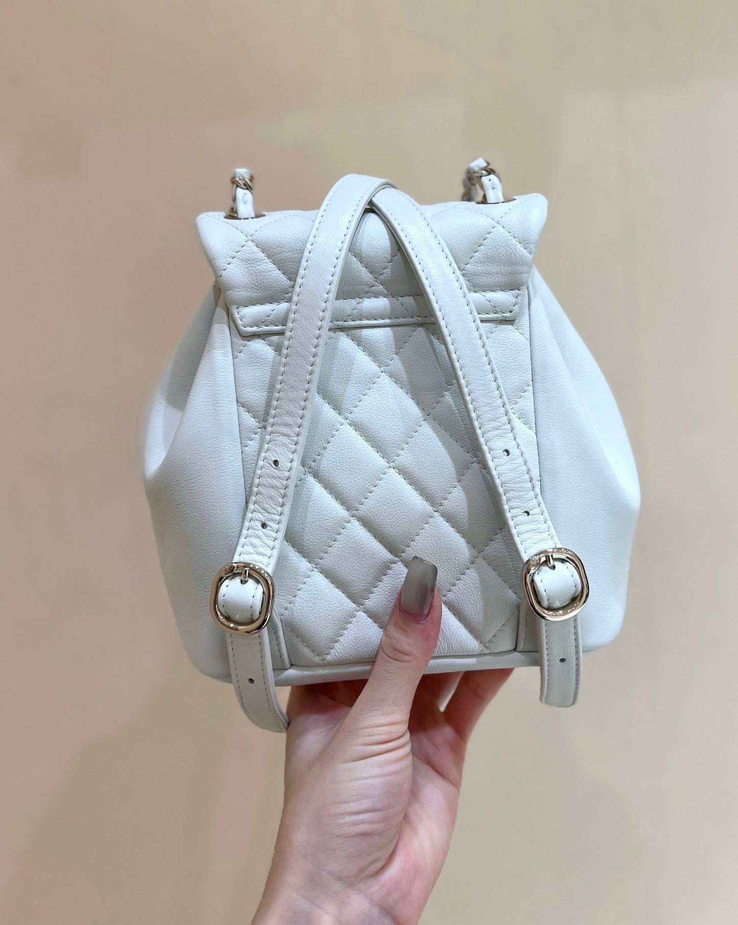 Chanel 22A Duma Backpack Bag 18.5x18x12cm white
