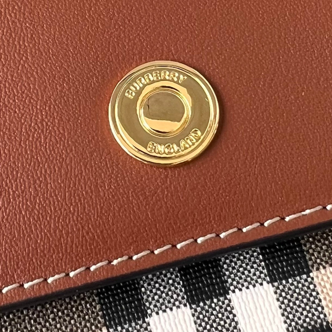 Burberry Hampshire Shoulder Bag 20x13.5x5cm brown