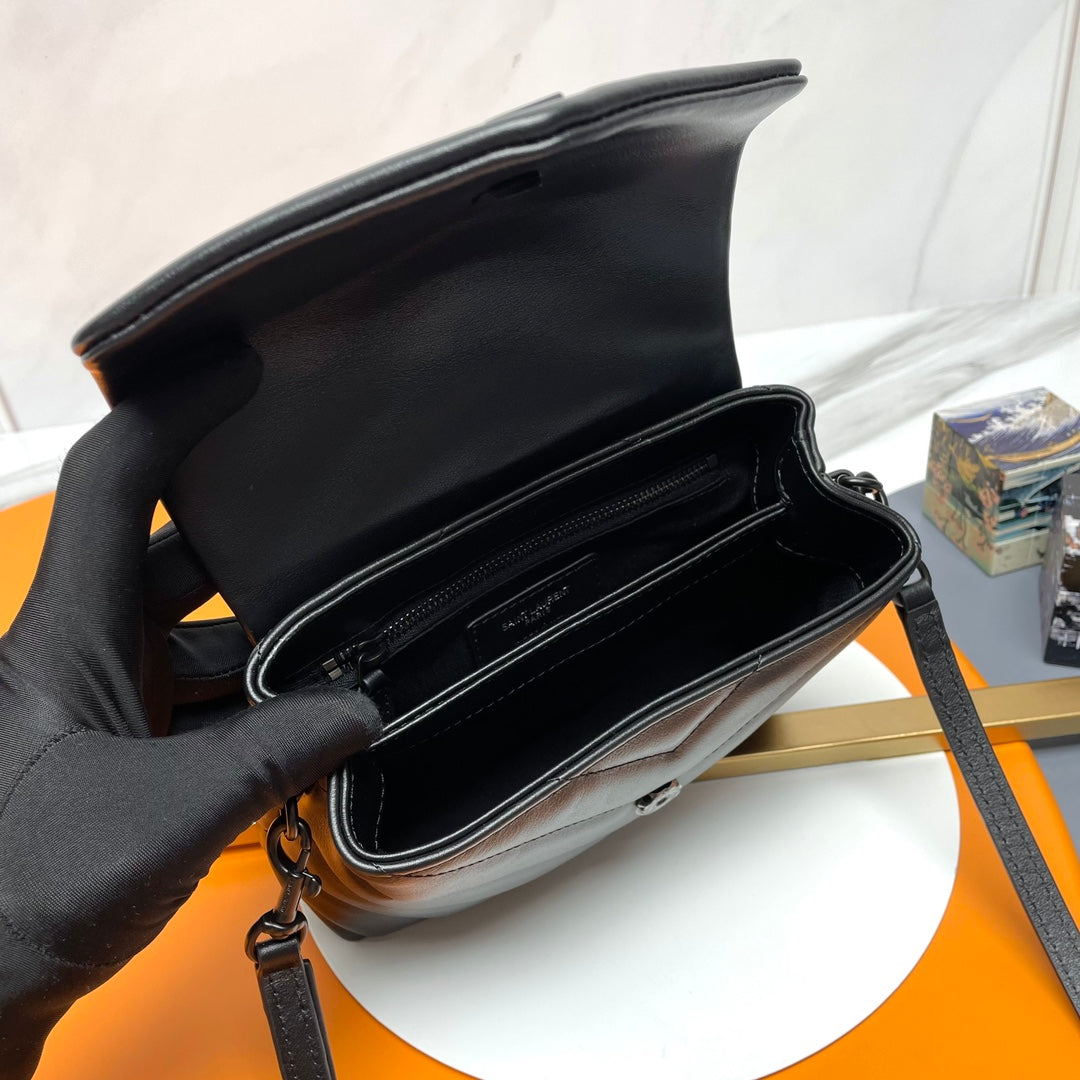 Saint Laurent Loulou Shoulder Bag 20X14X7cm