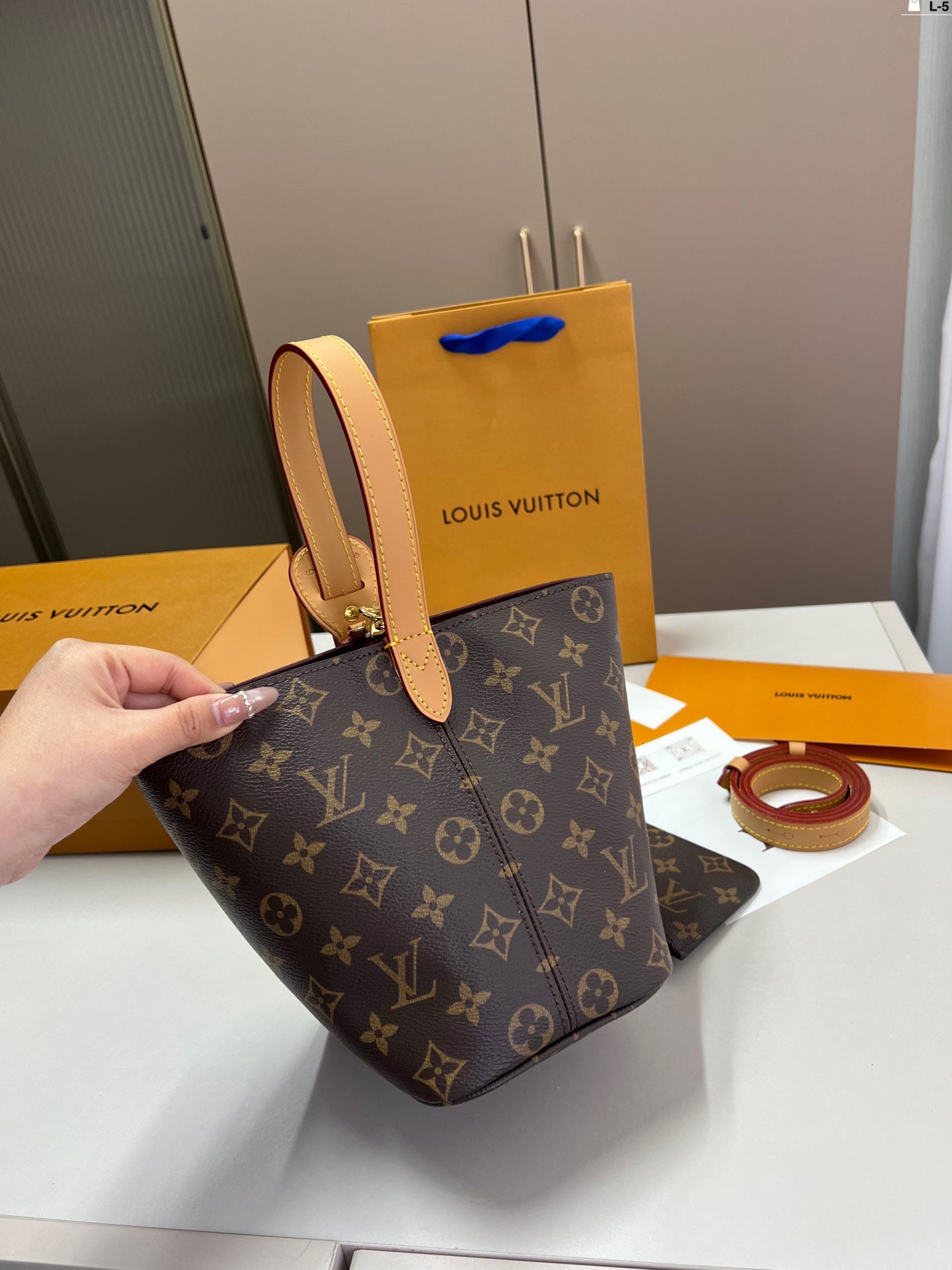 Louis Vuitton LV Vintage Bucket Tote Bag 17x18cm