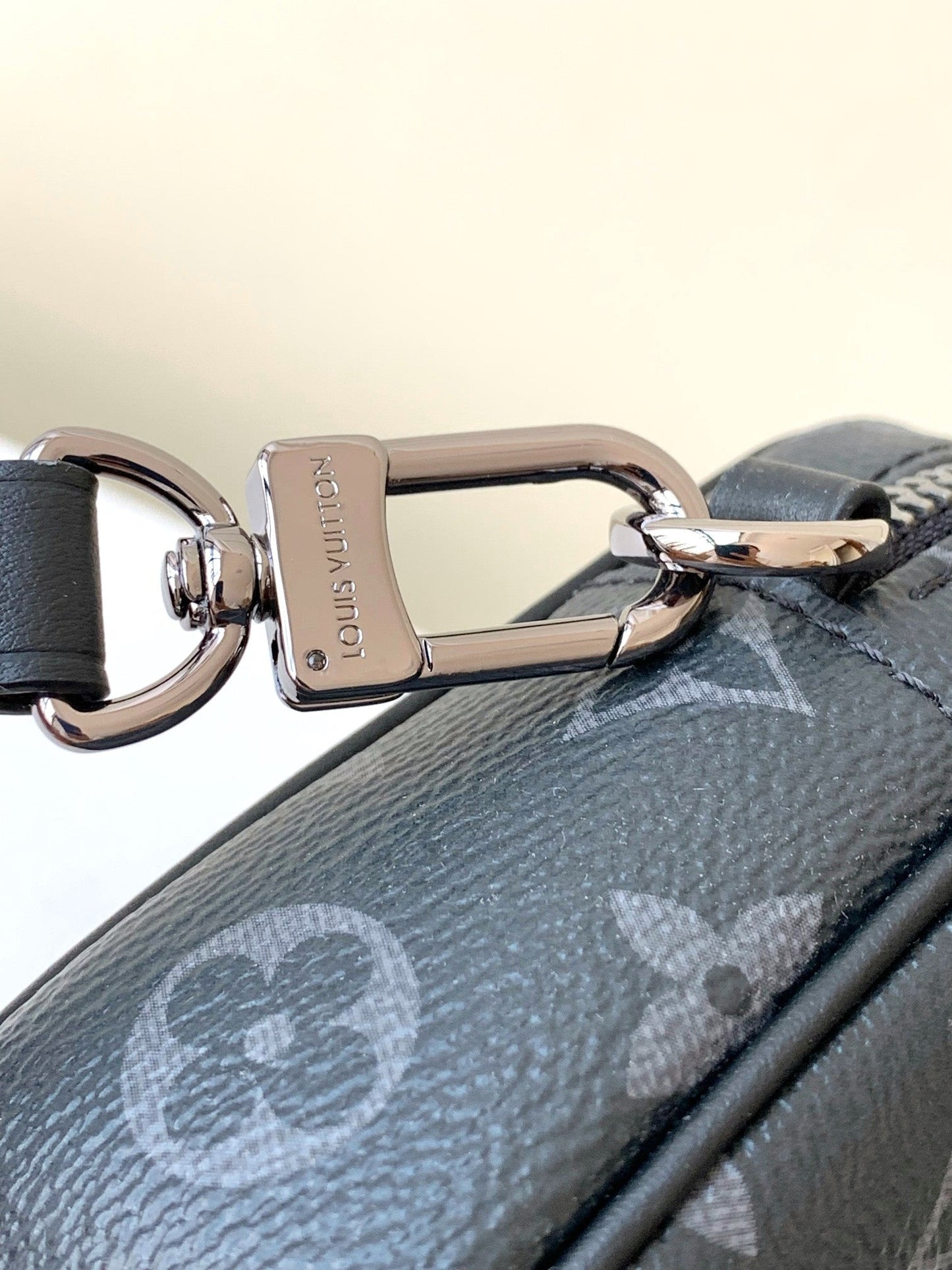 Louis Vuitton Classic Handbag M82542, 20x13x5.5 CM