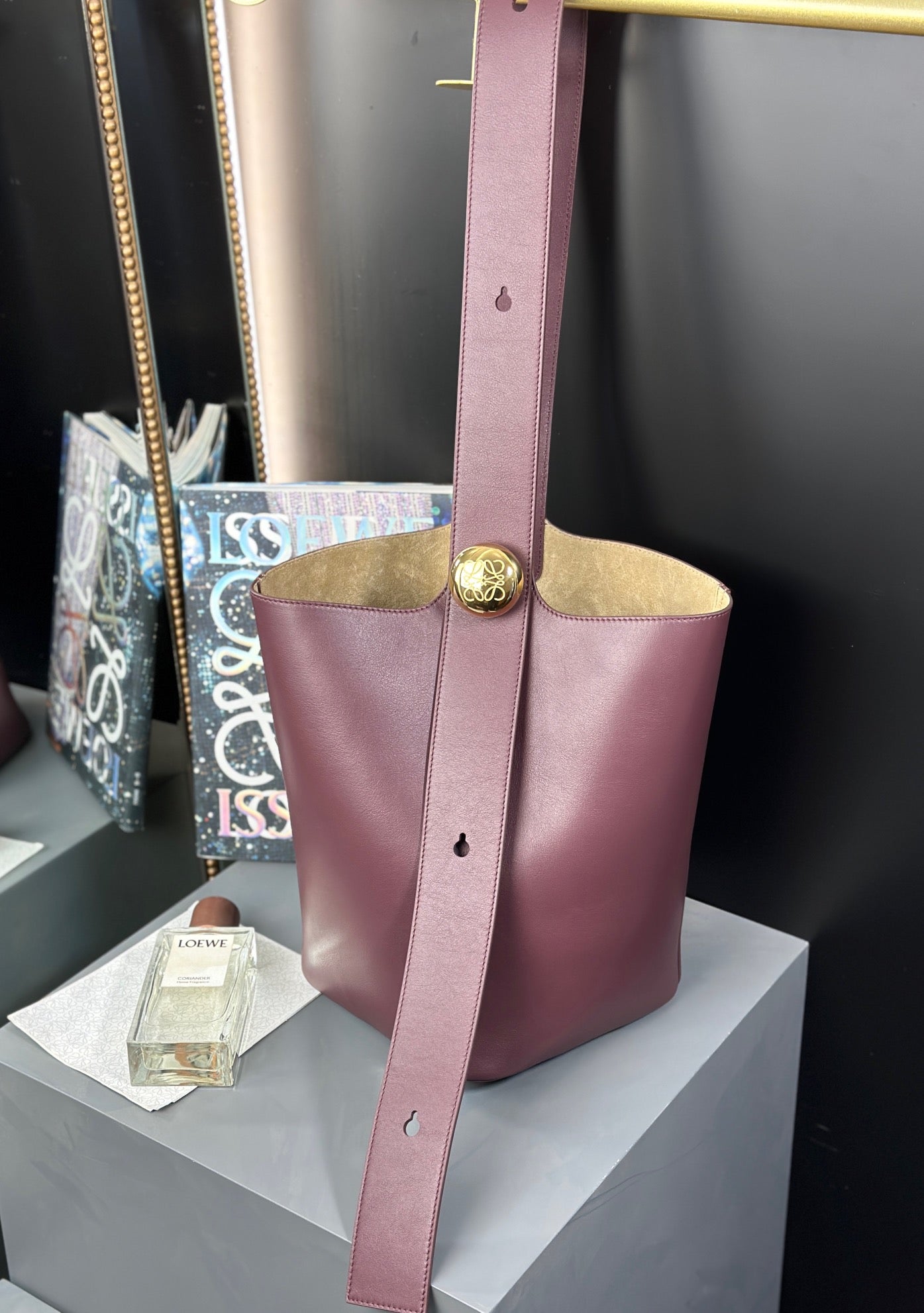 LOEWE 24SS Pebble Bucket Tote Bag, 24.5*23.5*28cm