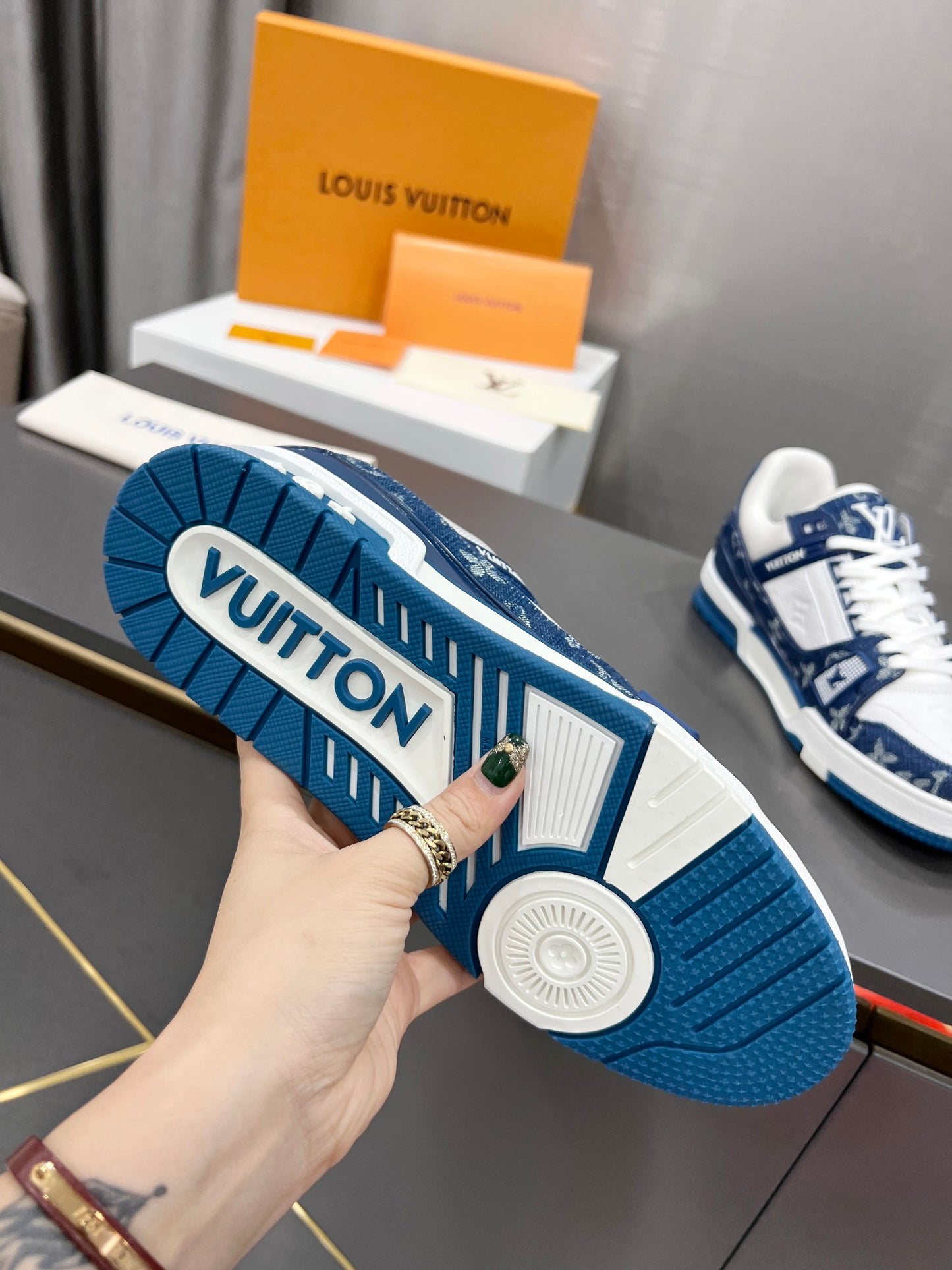 L TRAINER LEATHER LOW TRAINERS BLUE