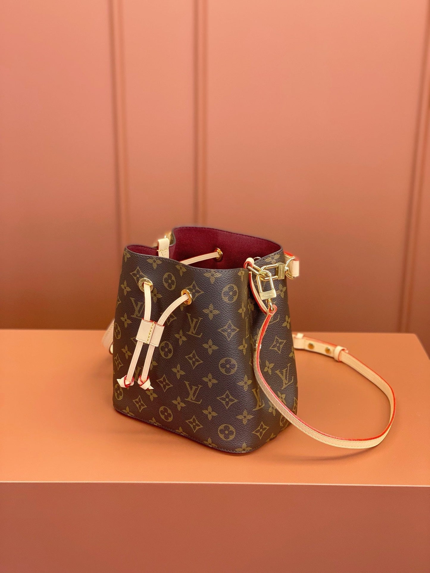 Louis Vuitton NÉONOÉ BB 20x20x13cm