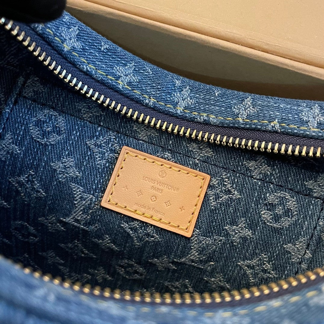 Louis Vuitton Croissant Monogram Denim Bag M46856, 25*15*5CM
