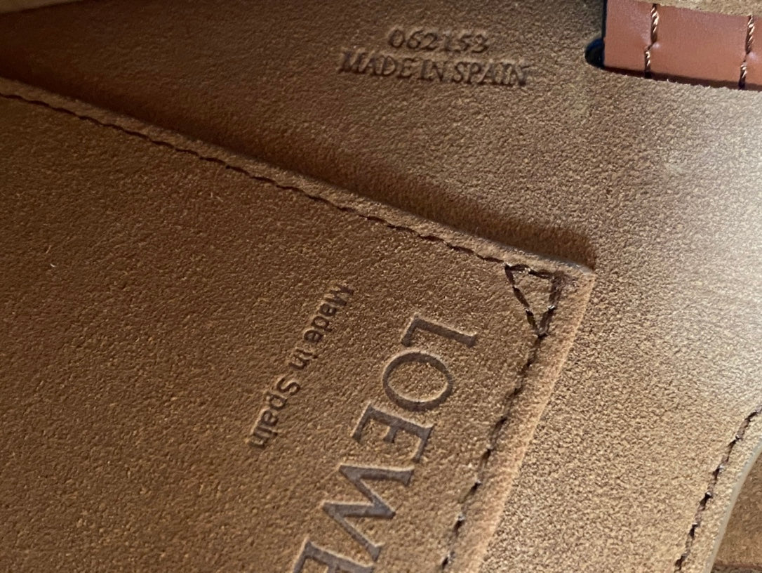 LOEWE Gate Crossbody Bag White, 20*19*11.5cm