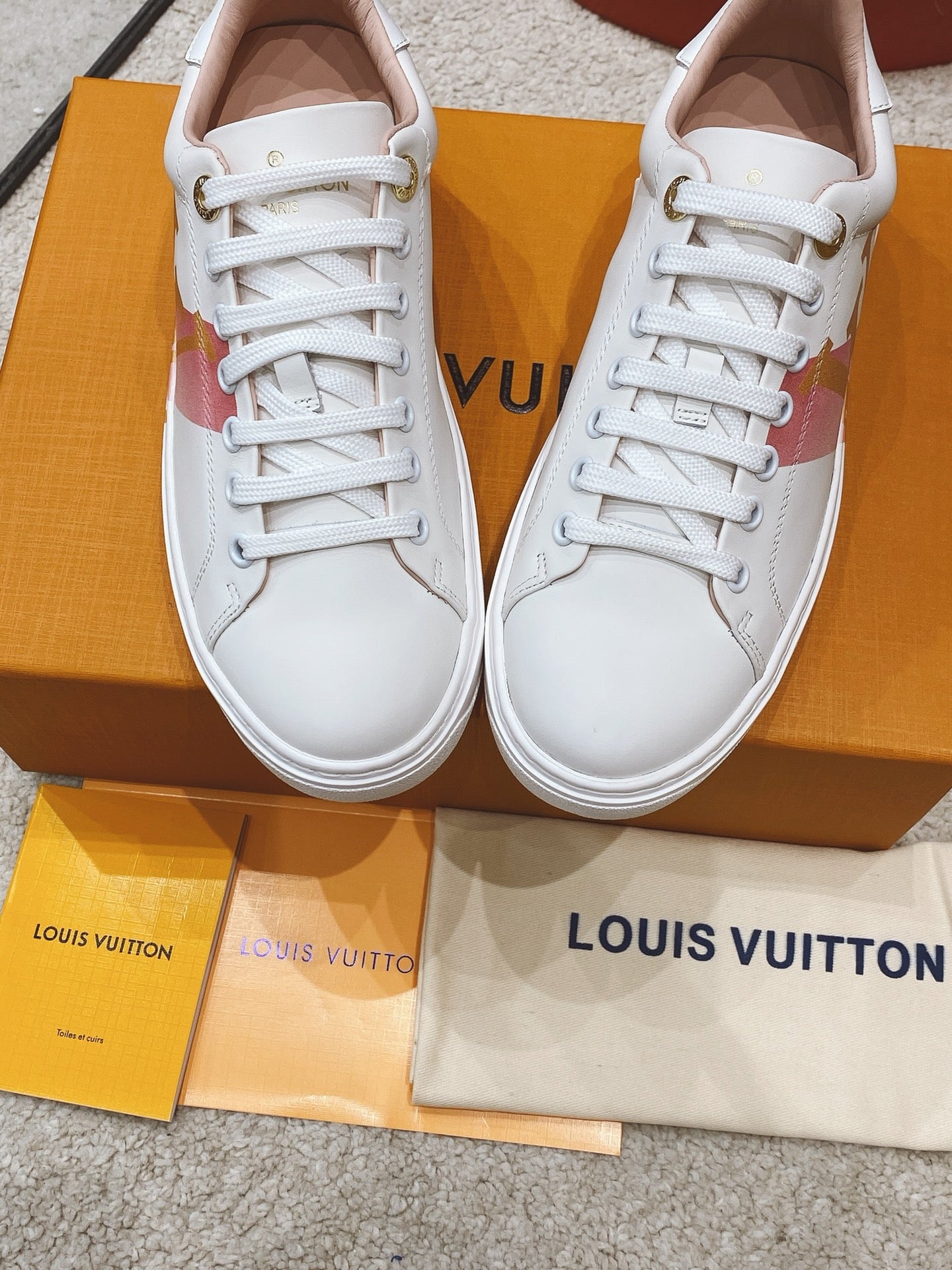 Louis new arrival Time Out women sneakers 03