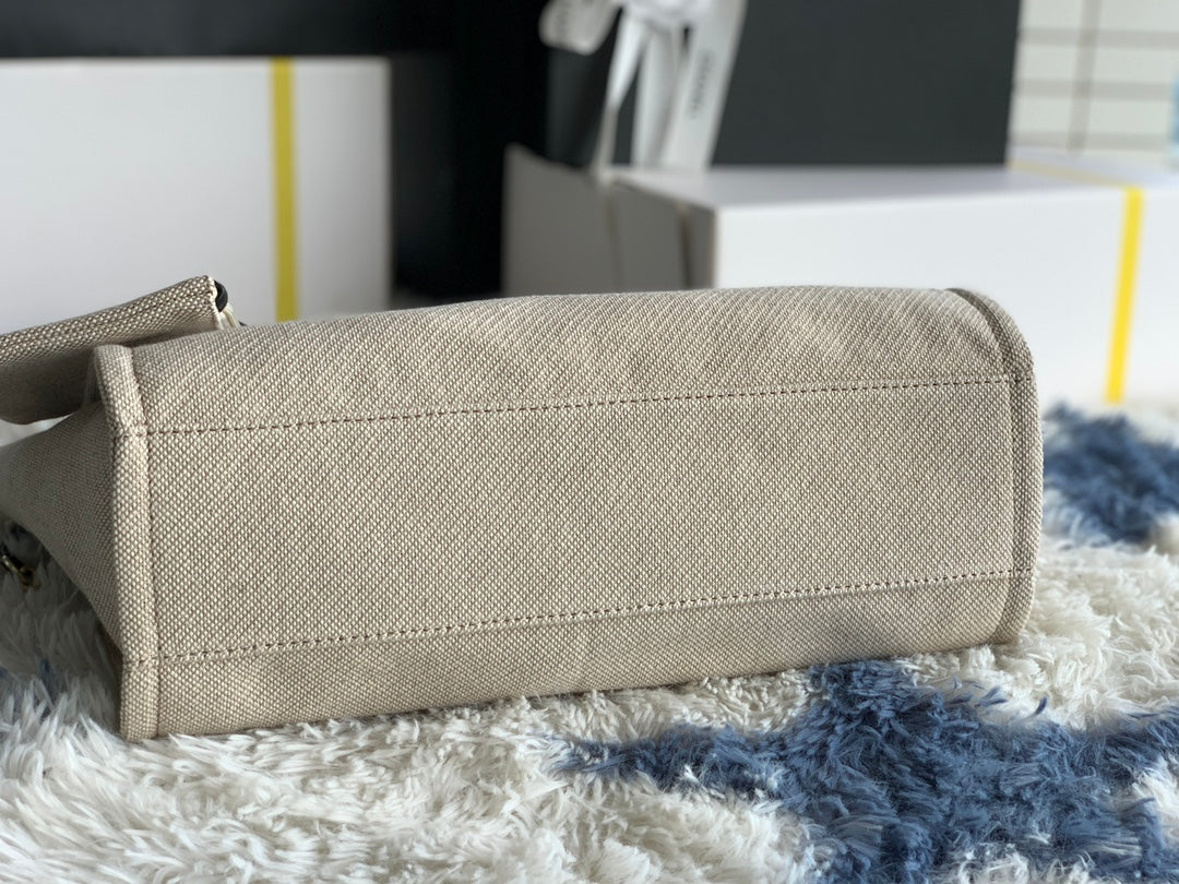 CC new arrival tote bag size: 38X32X18CM (Top quality )