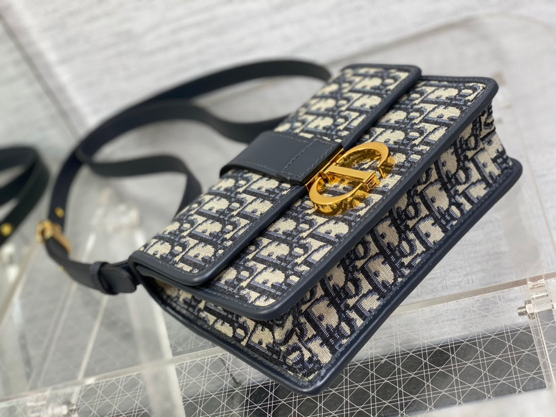 𝗗 𝗠𝗼𝗻𝘁𝗮𝗶𝗴𝗻𝗲 bag 01