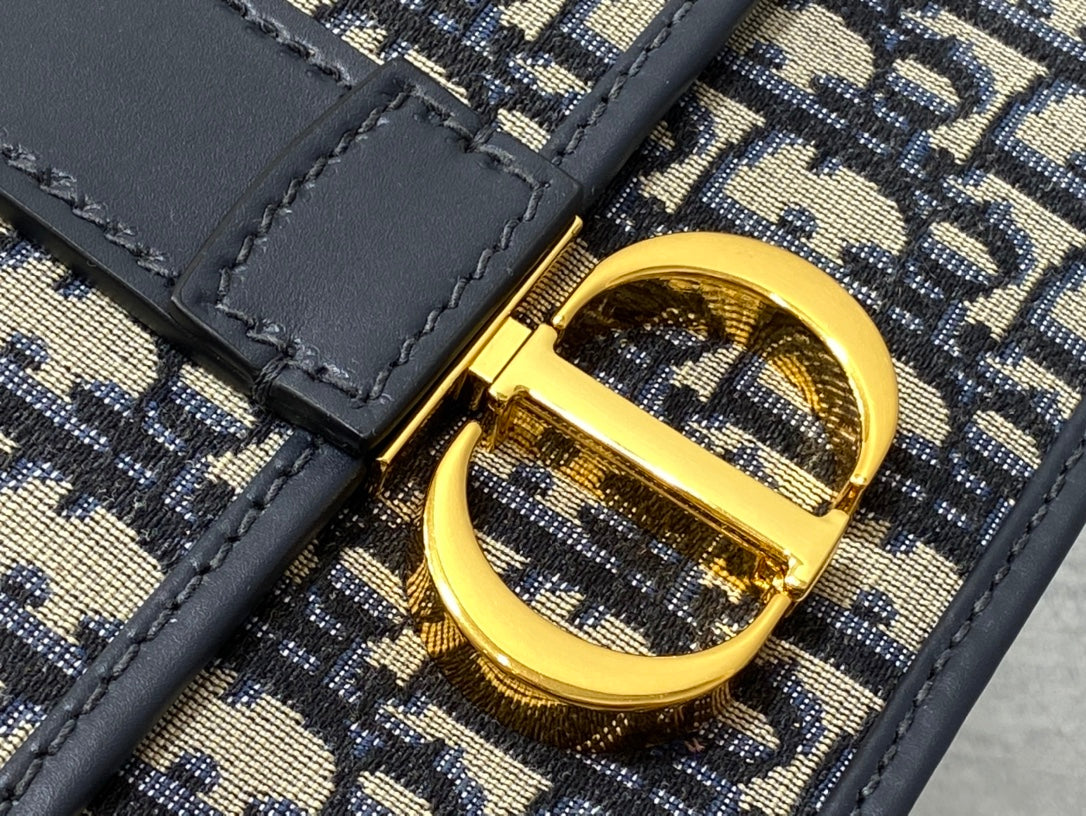 𝗗 𝗠𝗼𝗻𝘁𝗮𝗶𝗴𝗻𝗲 bag 01