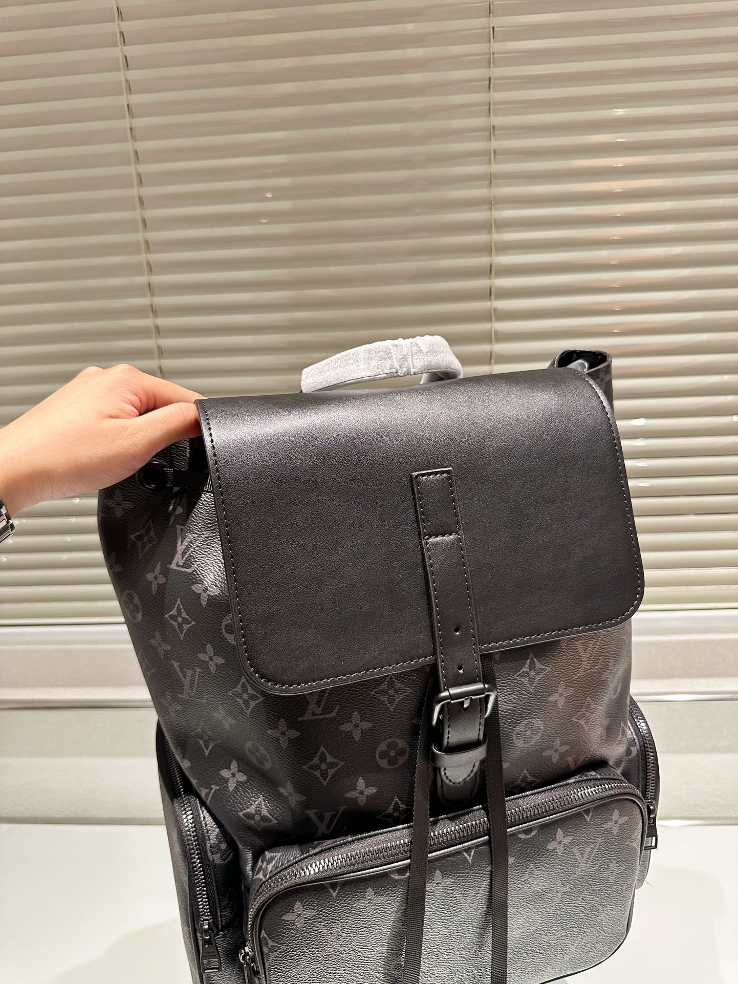 Louis Petite Malle Monogram backpack bag size : 37*45 cm