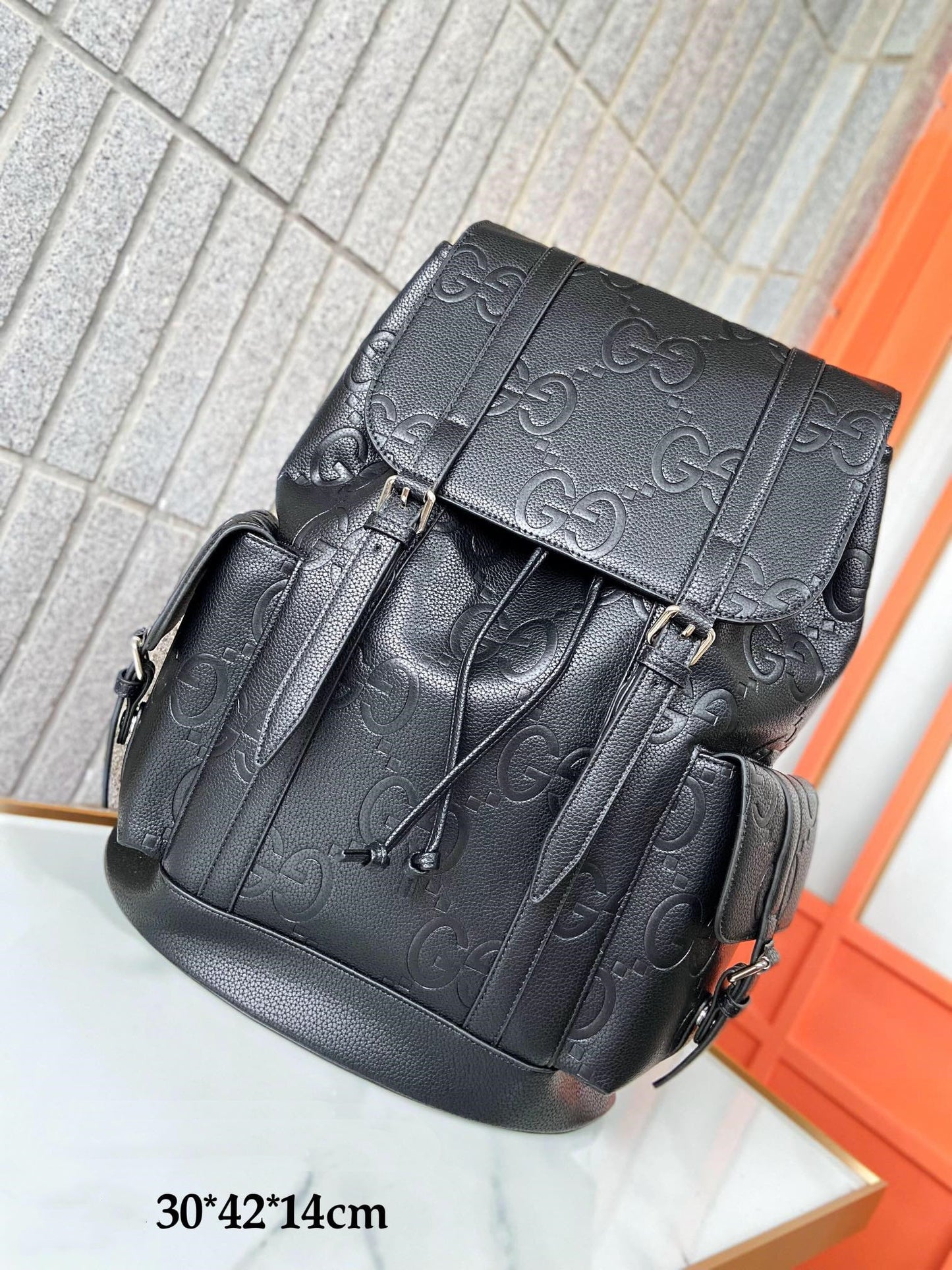 GG new arrival backpack bag size : 32 x 42 cm