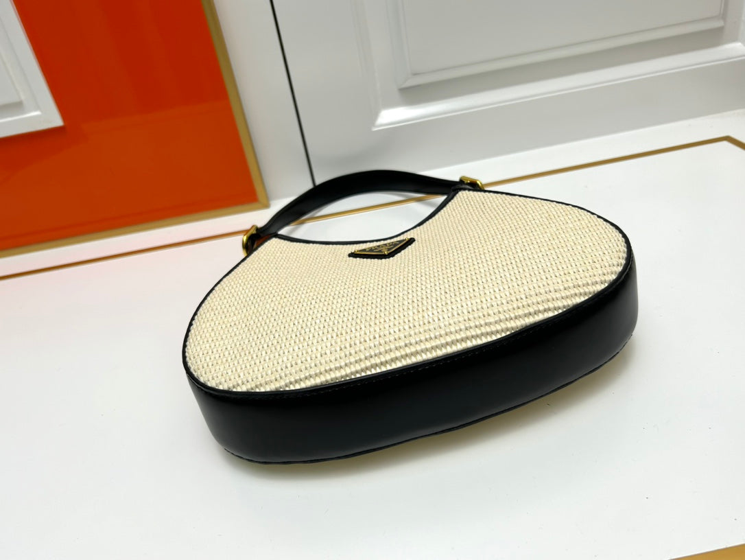 Pra new arrival women bag size : 28-22-5cm