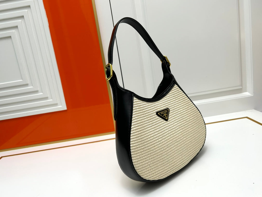 Pra new arrival women bag size : 28-22-5cm