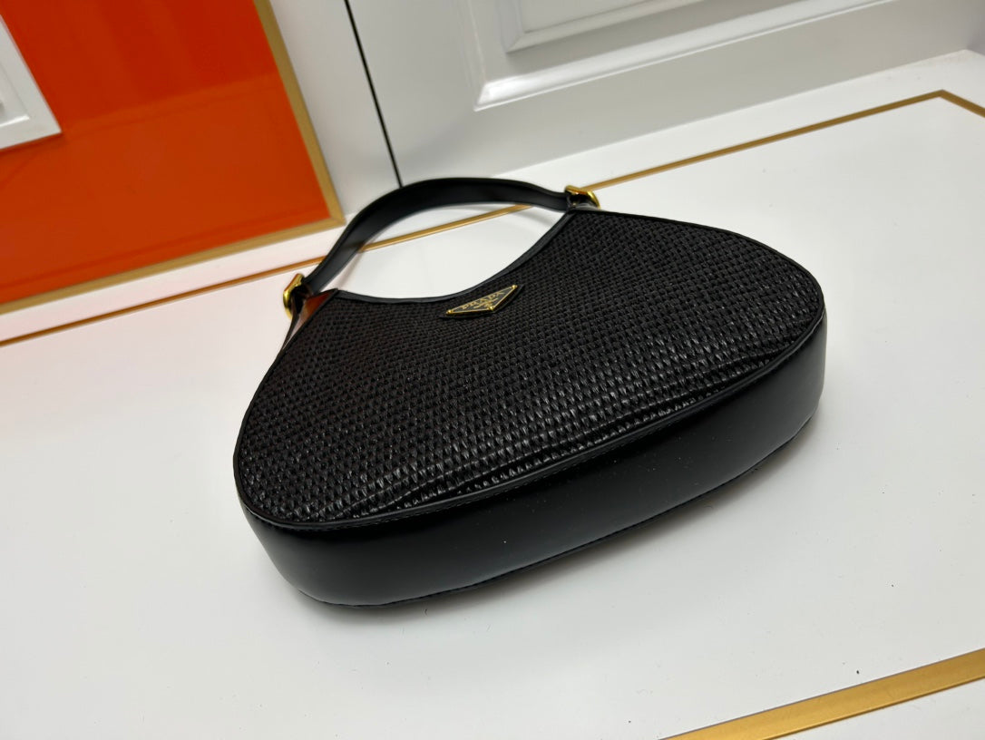 Pra new arrival women bag size : 28-22-5cm