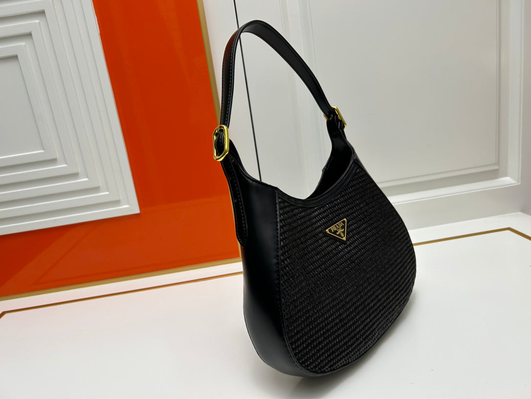 Pra new arrival women bag size : 28-22-5cm