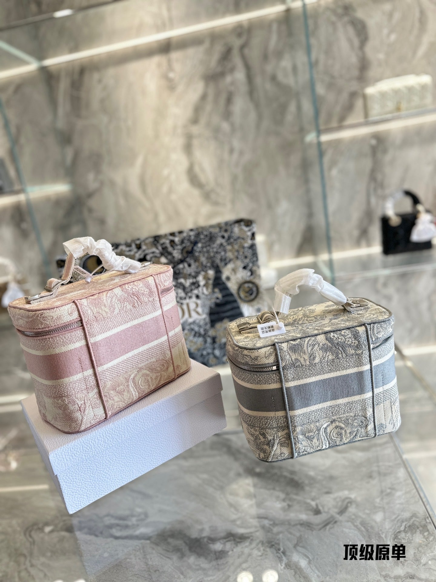 D new arrival bucket bag size;25*15*14cm