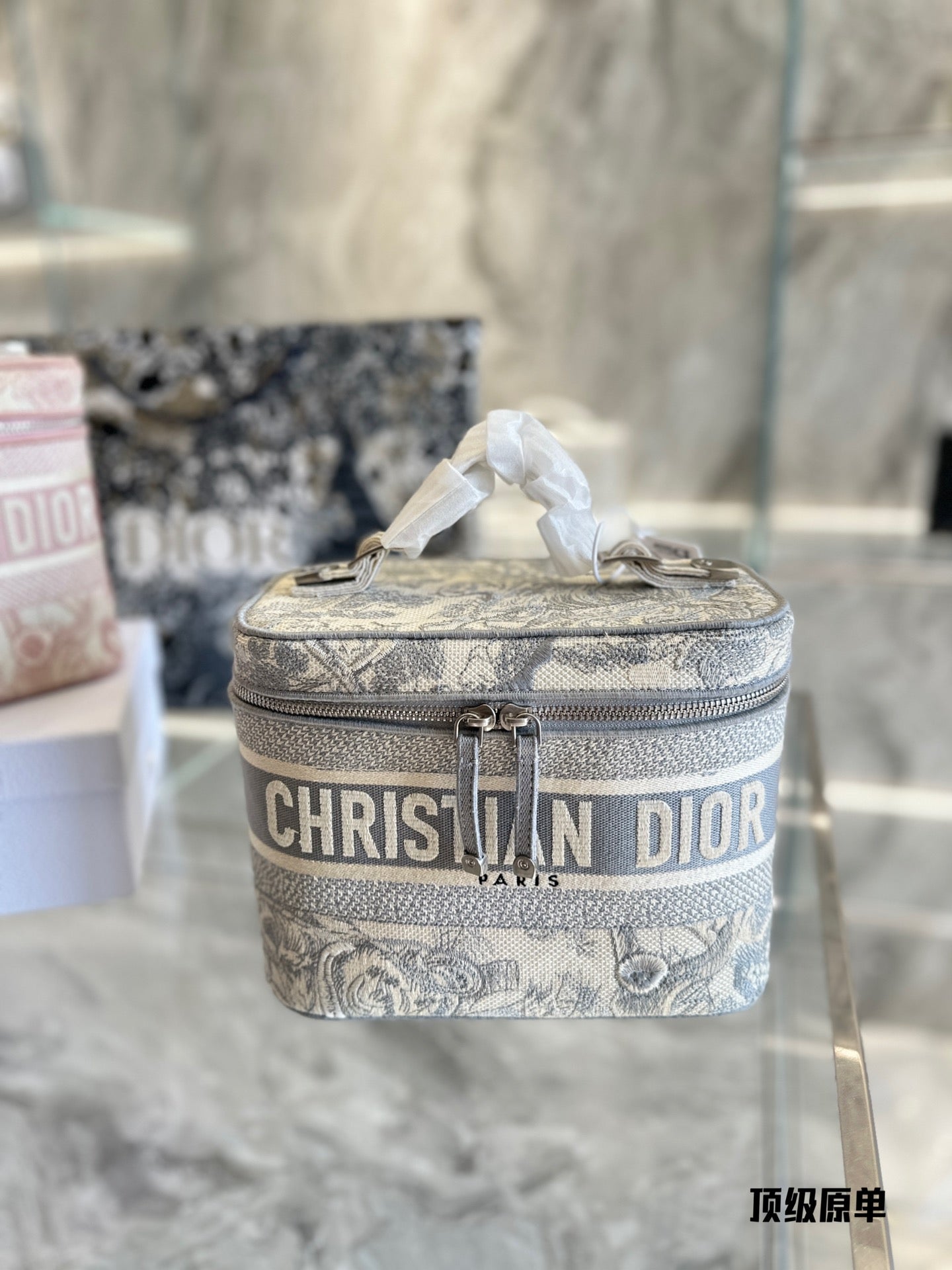 D new arrival bucket bag size;25*15*14cm