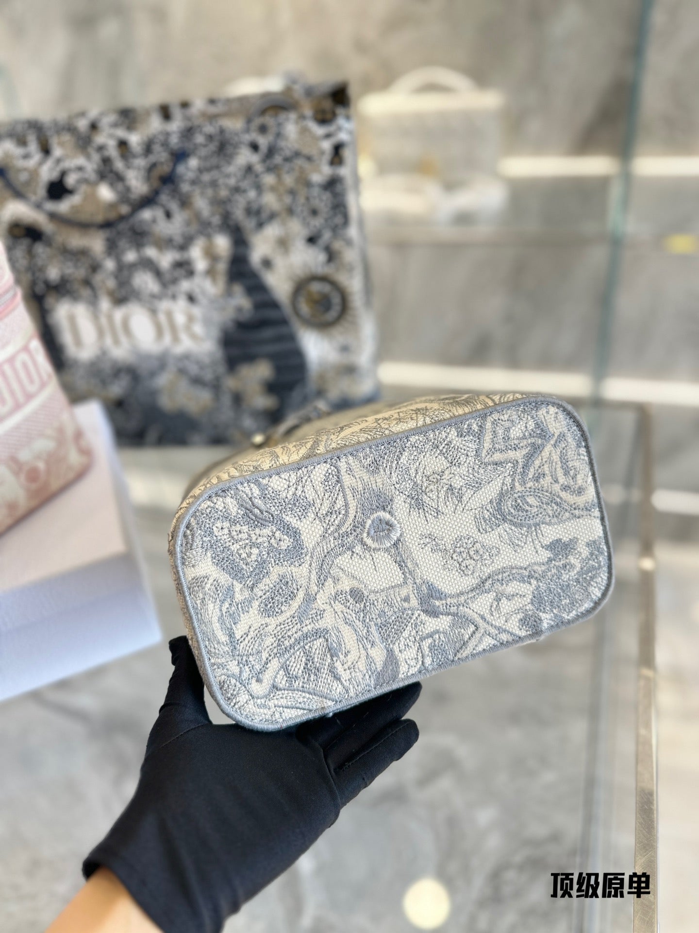 D new arrival bucket bag size;25*15*14cm