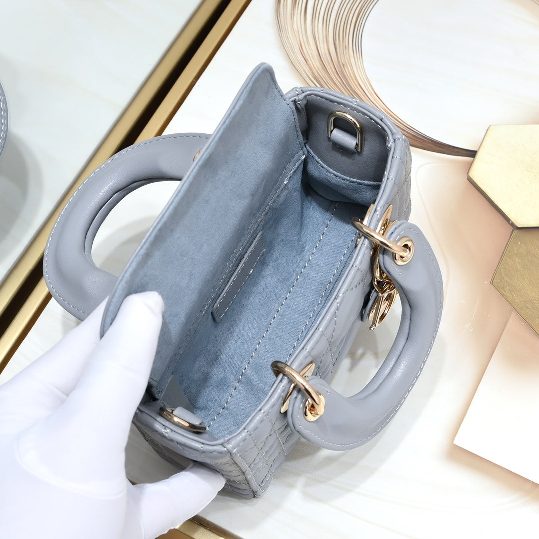 D new arrival D-Joy tote lady bag size；16*5.5*10 cm