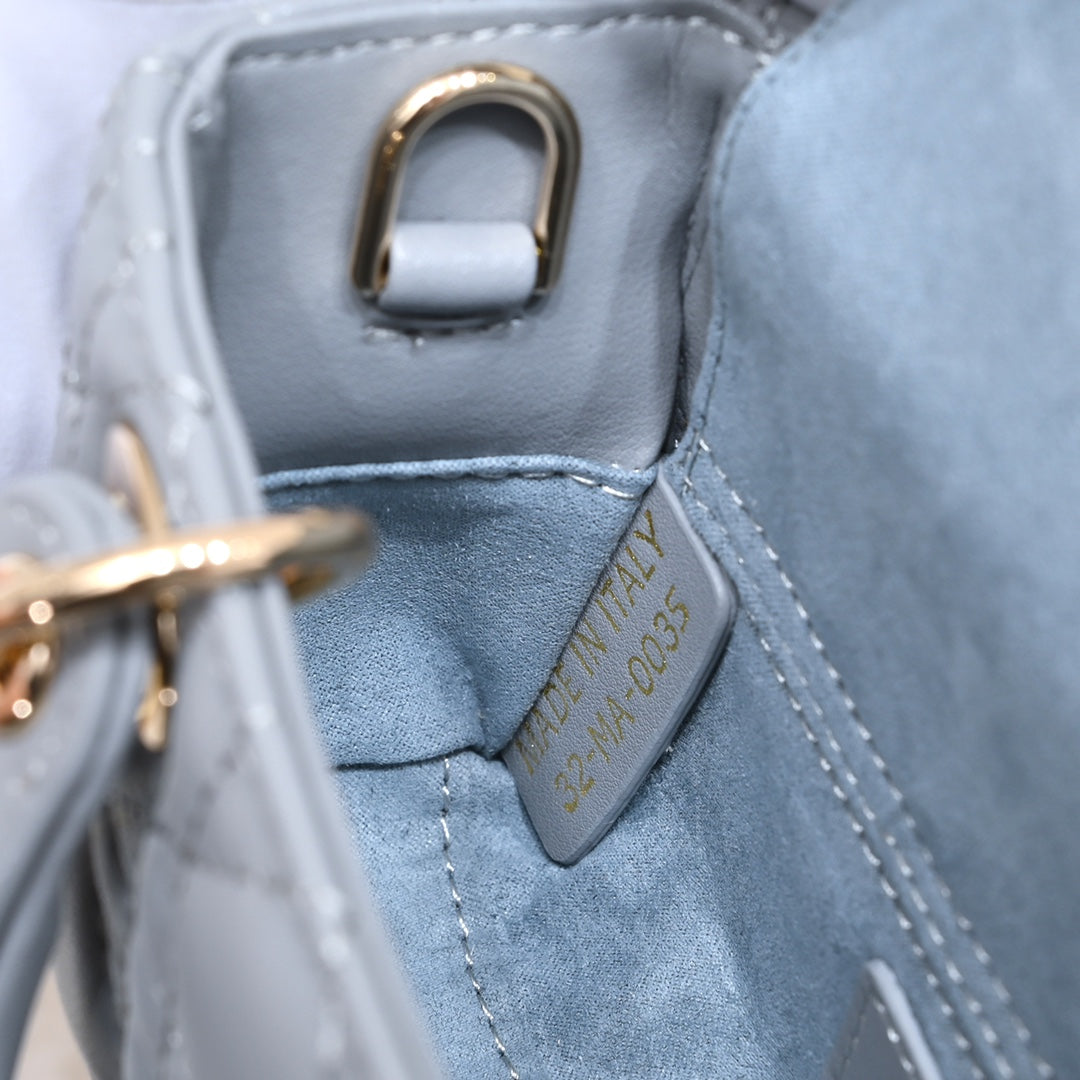 D new arrival D-Joy tote lady bag size；16*5.5*10 cm