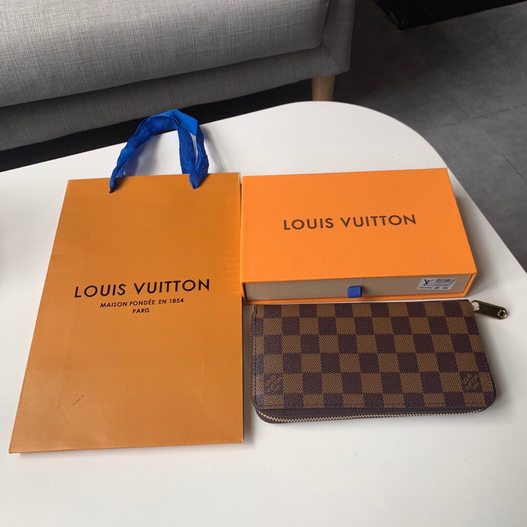 LOUIS new arrival men's wallet size: 19×10×1.5cm