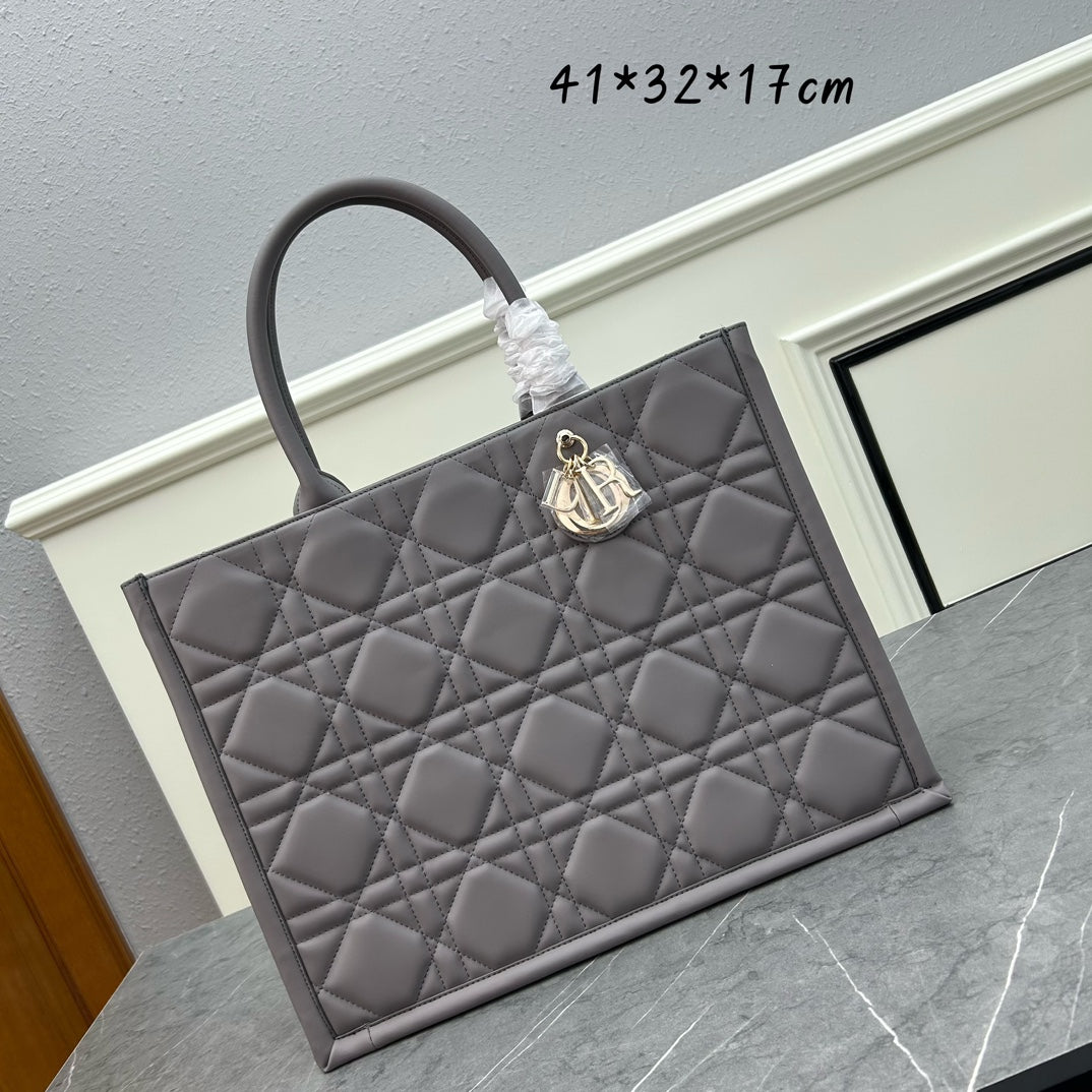 D new arrival tote bag size: 41x32x17